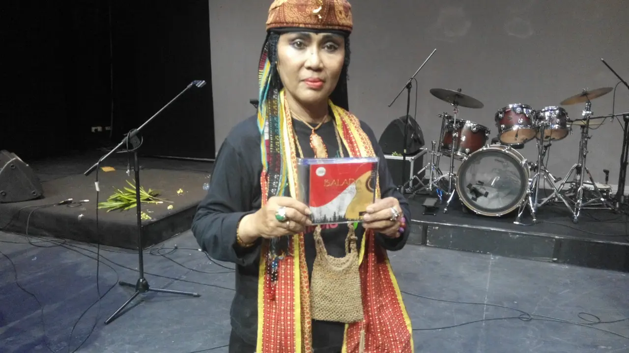 [Bintang] Ully Hary Rusady