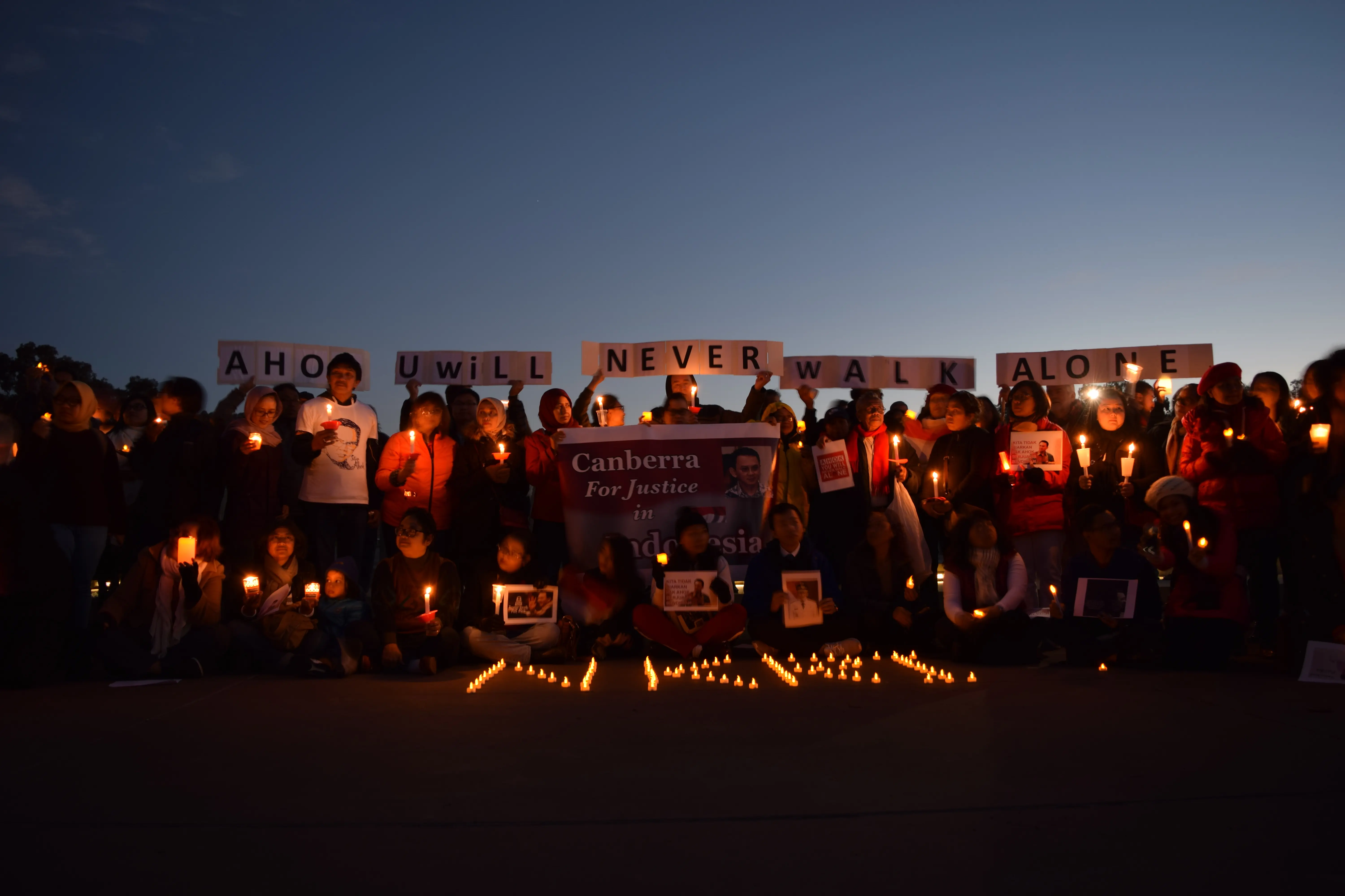 WNI di Canberra turut menggelar aksi solidaritas untuk Ahok (Aidan Brooks)