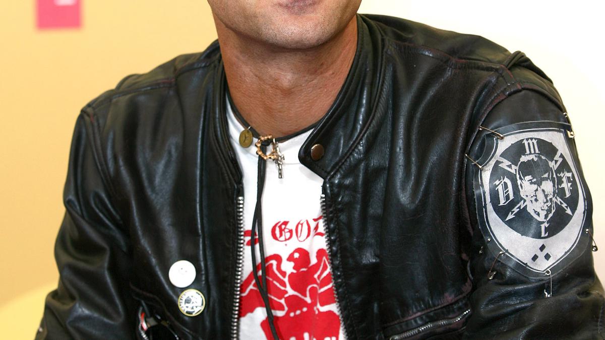 Justin Theroux Moto