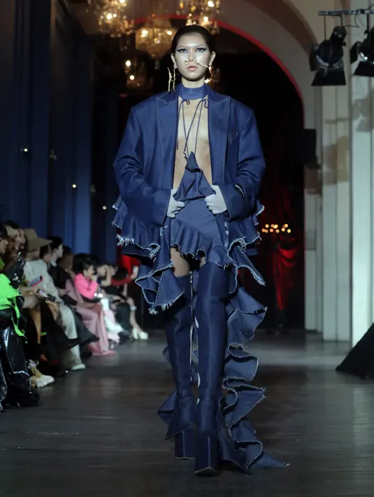 Lewat gelaran koleksi terbarunya ini, Harry Halim ingin menyampaikan rasa cintanya kepada Indonesia. Foto: Document/FIMELA.