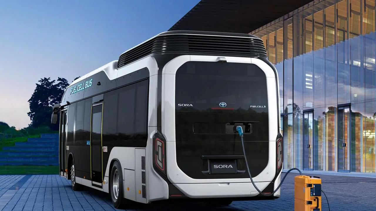 Isuzu dan Toyota berkolaborasi menghadirkan bus hidrogen generasi baru yang akan diproduksi di Jepang mulai 2026 (Autoindustriya)