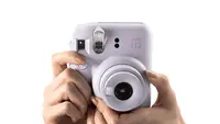 Harga Fujifilm Instax Mini 12, Kamera Instan Ceria dengan Pengalaman Jepret yang Lebih Mulus