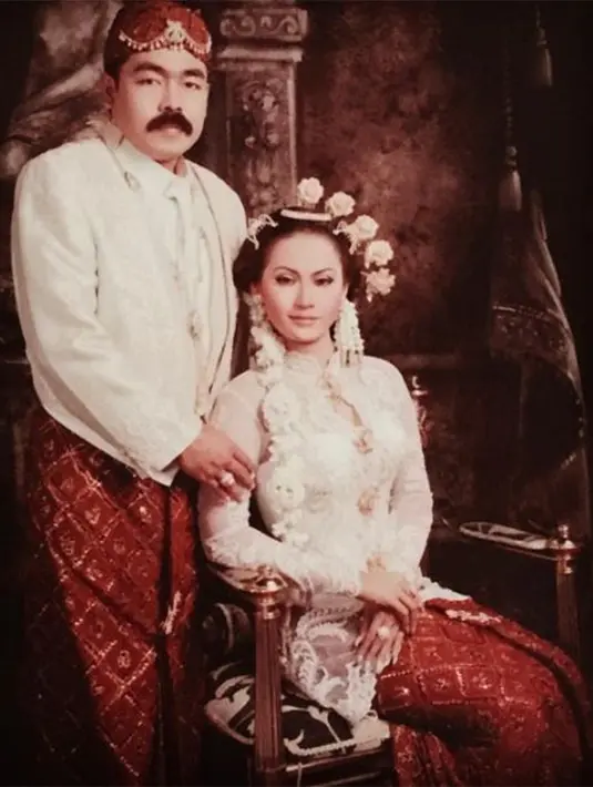 "Aku tolak sampe pagi tuh rambutan, masih di depan pintu," kenang Inul, seperti yang sempat ia tuliskan dalam akun Instagram-nya. (dok. Pribadi/Bintang.com)