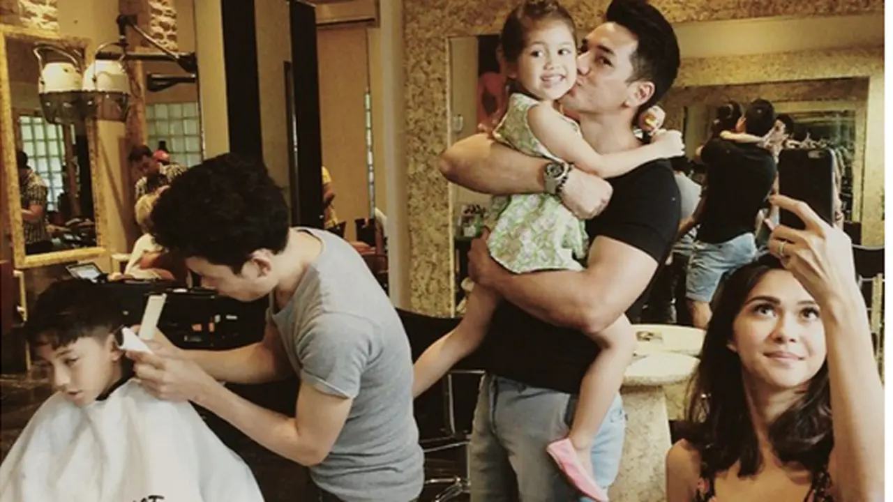 [Bintang] Nana Mirdad dan Andrew White