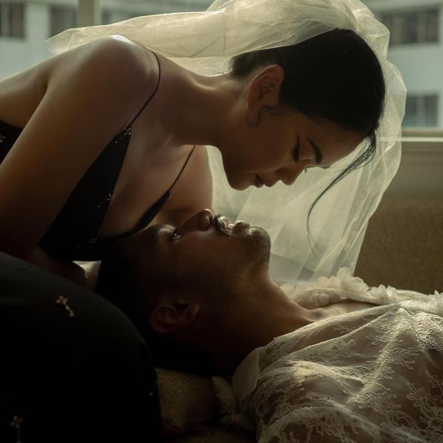 Resmi Menikah, Ini 6 Potret Prewedding Penyanyi Kallula dan Bam Mastro