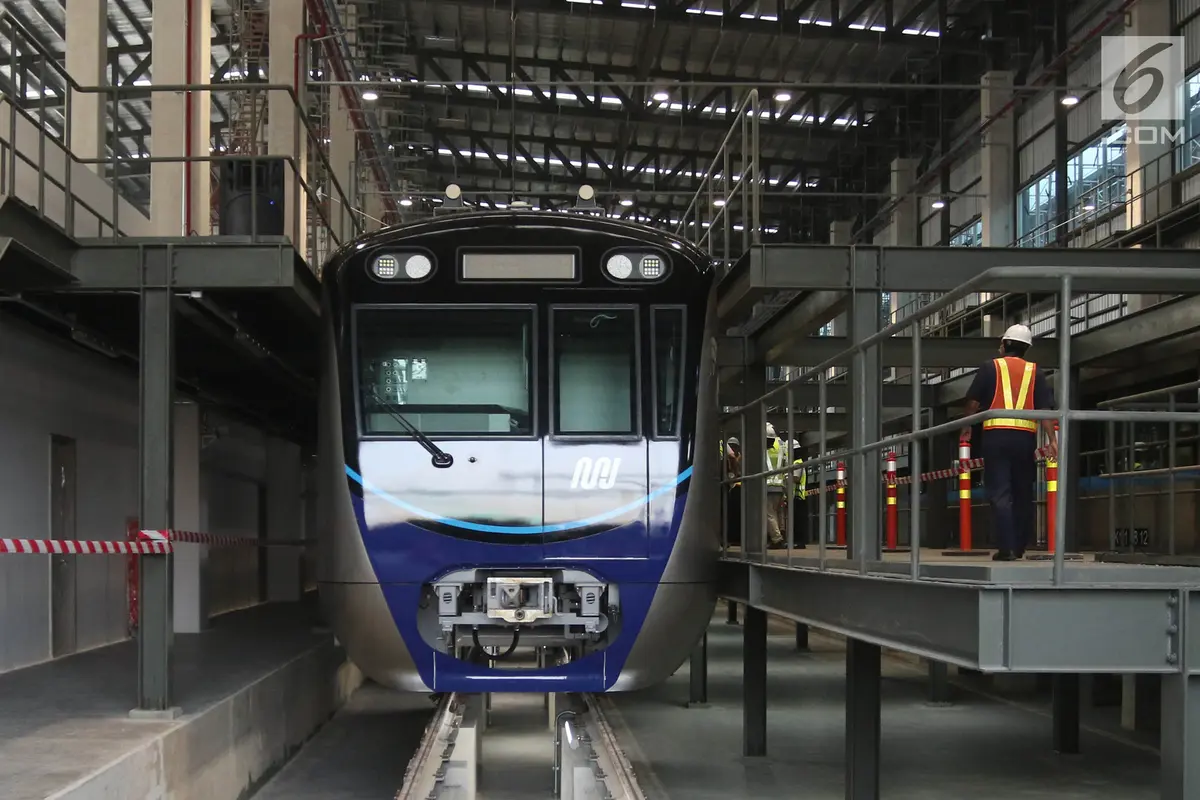Gerbong Kereta MRT Tiba di Lebak Bulus