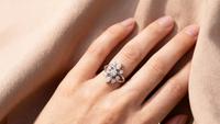 9 Model Cincin Emas dengan Batu Berlian yang Tren di 2026, Modern dan Penuh Karakter