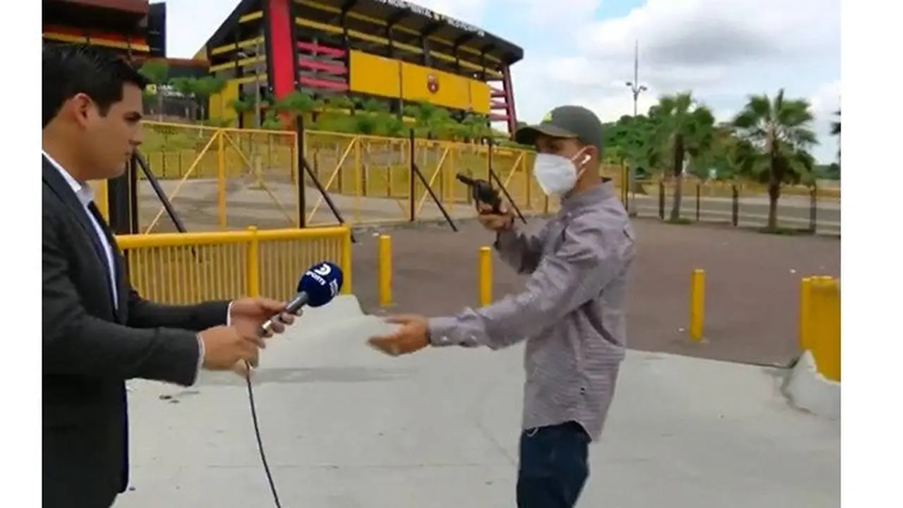 Video Reporter Dirampok dengan Senjata Api saat Siaran Langsung Ini Viral