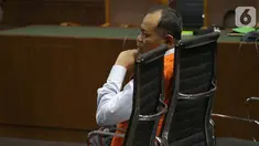 Terdakwa kasus dugaan kepemilikan senjata api illegal, Habil Marati saat menjalani sidang lanjutan di Pengadilan Negeri Jakarta Pusat, Kamis (10/10/2019). Sidang beragendakan pembacaan tanggapan JPU atas eksepsi yang dibacakan terdakwa dan penasehat hukum terdakwa. (Liputan6.com/Helmi Fithriansyah)