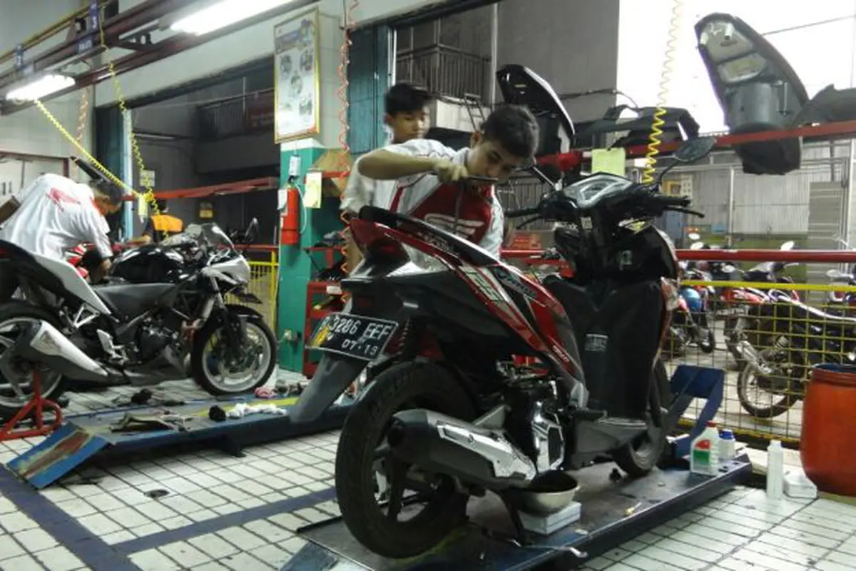 Service Motor Pertama Kali, Komponen Apa Saja yang Diperiksa?