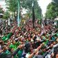 Para pendukung Persebaya Surabaya atau akrab disebut Bonek (Dimas Angga/Liputan6.com)