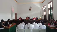 Persidangan dengan terdakwa mantan Sekda Pemkab Tasikmalaya di PN Bandung. (Huyogo Simbolon)