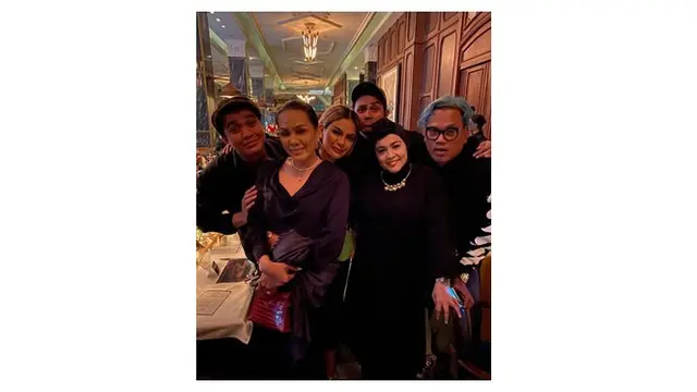 7 Potret Ulang Tahun Nikita Mirzani, Mewah dan Penuh Kebahagiaan
