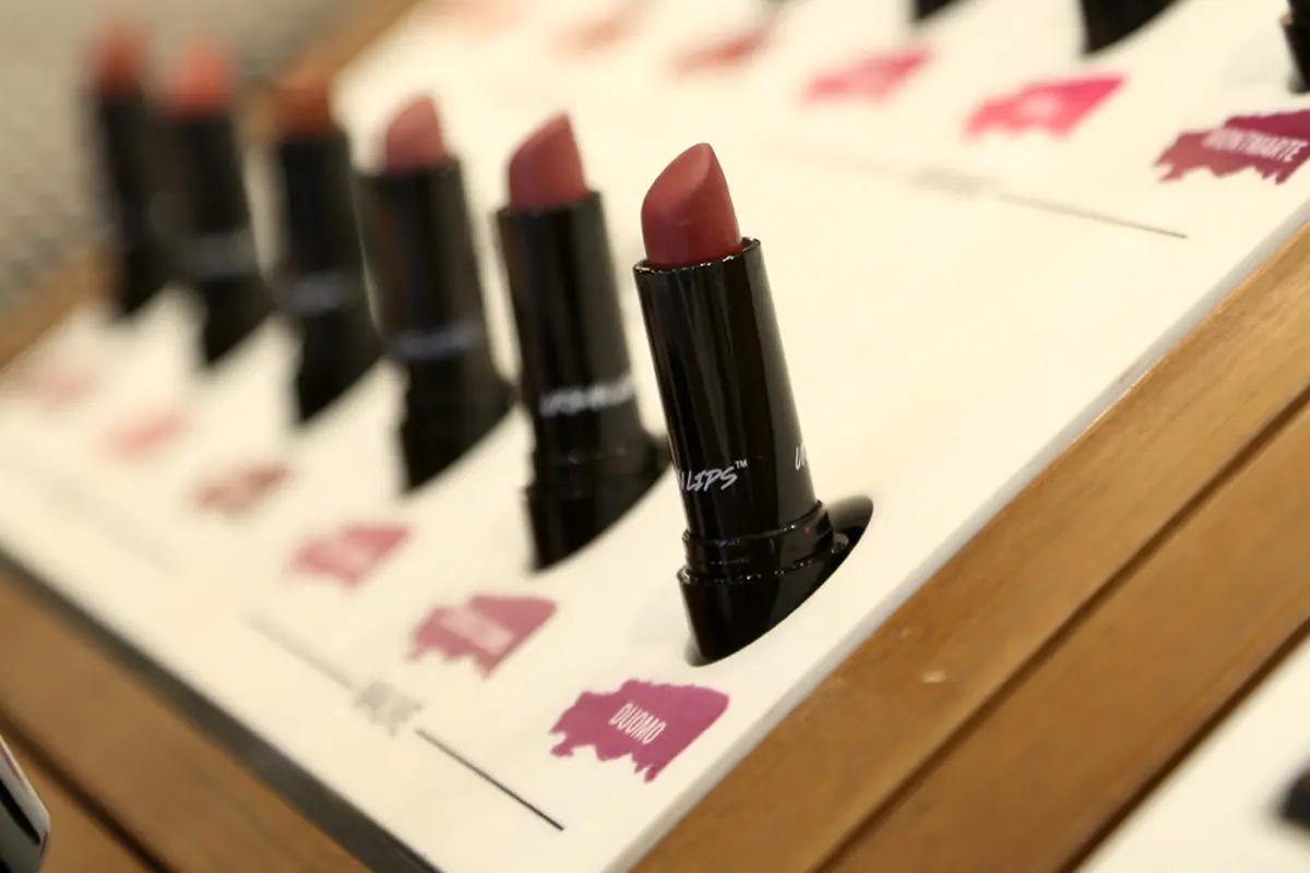 Belajar Pede Pakai Lipstik Bold dari 6 Beauty Influencer Ini