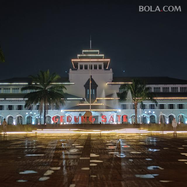 Lirik Lagu Bubuy Bulan Lagu Daerah Jawa Barat Ragam Bola Com Bungong jeumpa bungong jeumpa meugah di aceh bungong teuleube, teuleube indah lagoina bungong jeumpa bungong jeumpa. lirik lagu bubuy bulan lagu daerah