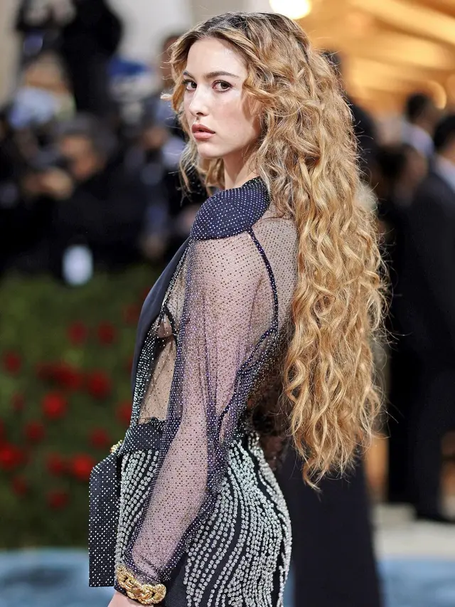 Eve Jobs Koleksi Kaus Ikonik Steve Jobs