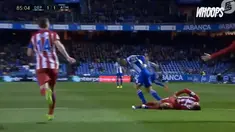 Kepala Torres dua kali terbentur dengan keras hingga sebabkan mantan pemain Liverpool itu langsung tak sadarkan diri.