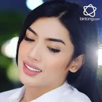 Millen Cyrus atau Millendaru mengakui dirinya adalah seoranh Androgini.