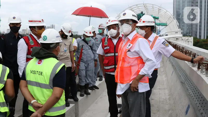 FOTO: Menhub Budi Karya Sumadi Tinjau Jembatan Bentang Panjang Dukuh Atas LRT Jabodebek