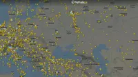 Penampakan penerbangan menghindari wilayah Ukraina khawatir dengan invasi Rusia. (Dok Flight Radar)