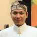 Seorang aktor, penyanyi, presenter, dan model yang berasal dari Indonesia