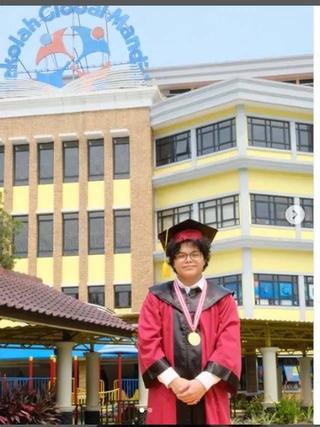 Sultan Saladyne Putra Wishnutama Wisuda SMA (foto: Instagram sultansaladynetama)