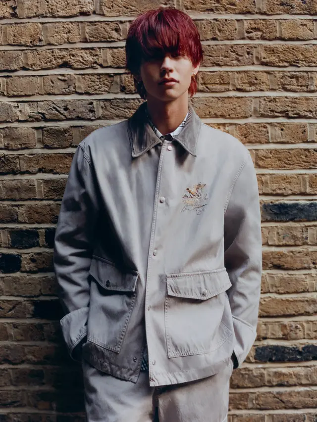 Bright Vachirawit Menemukan Rumah Kedua di London Bersama Burberry