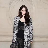 Tampilan Han So Hee. [@xeesoxee]