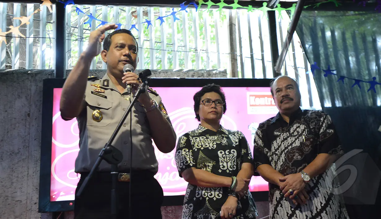 Kombes (Pol) Rikwanto (kiri) saat menghadiri acara ulang tahun Kontras yang ke-17, Jakarta, Jumat (20/3/2015). (Liputan6.com/Johan Tallo)