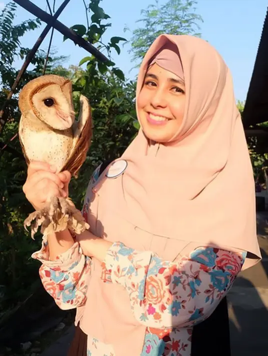 "Doa khususnya yang pasti yang terbaik buat aku dan keluarga dan muslimah syari Indonesia," ujar Risty Tagor, Sabtu (21/10/2017). (Instagram/ristytagor)