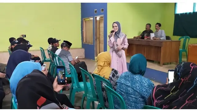 6 Potret Mulan Jameela saat Lakukan Kunjungan Masyarakat, Jalankan Tugas Anggota DPR