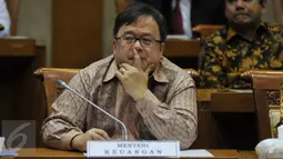 Menteri Keuangan Bambang Brodjonegoro saat mengikuti Rapat Kerja (Raker) dengan  Komisi XI DPR RI, di Komples Parlemen, Jakarta, Senin (6/6).Raker juga ikut membahas  isu - isu nasional terkini. (Liputan6.com/Johan Tallo)