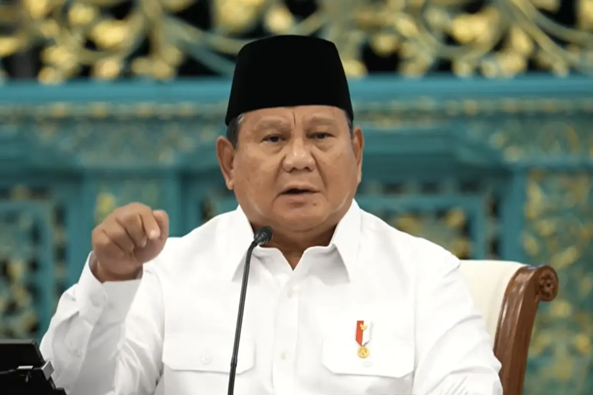 Presiden Prabowo Subianto memimpin sidang kabinet paripurna