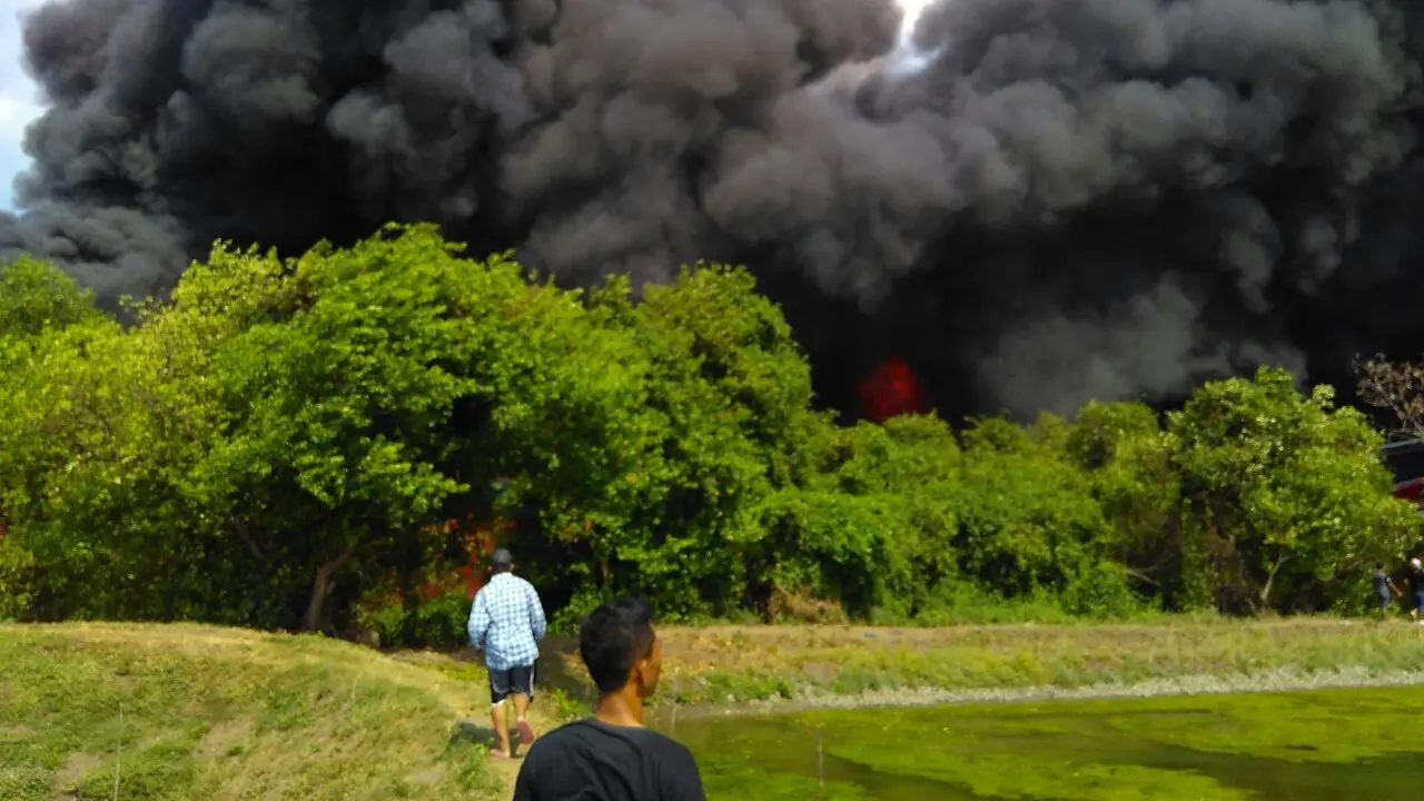 kebakaran kapal