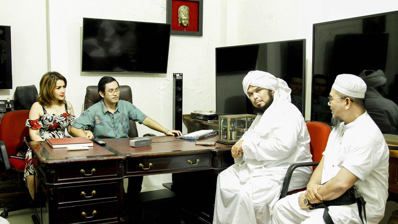 Ustaz Derry Sulaiman memergoki Ian Wibowo dan Barbie Kumalasari