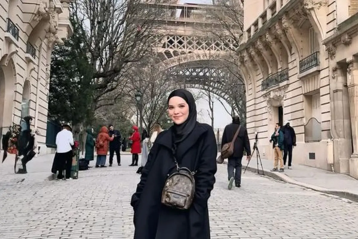 Potret Dhea Natasya, Adik Ipar Shireen dan Zaskia Sungkar (credit: instagram/_dheanatasya)
