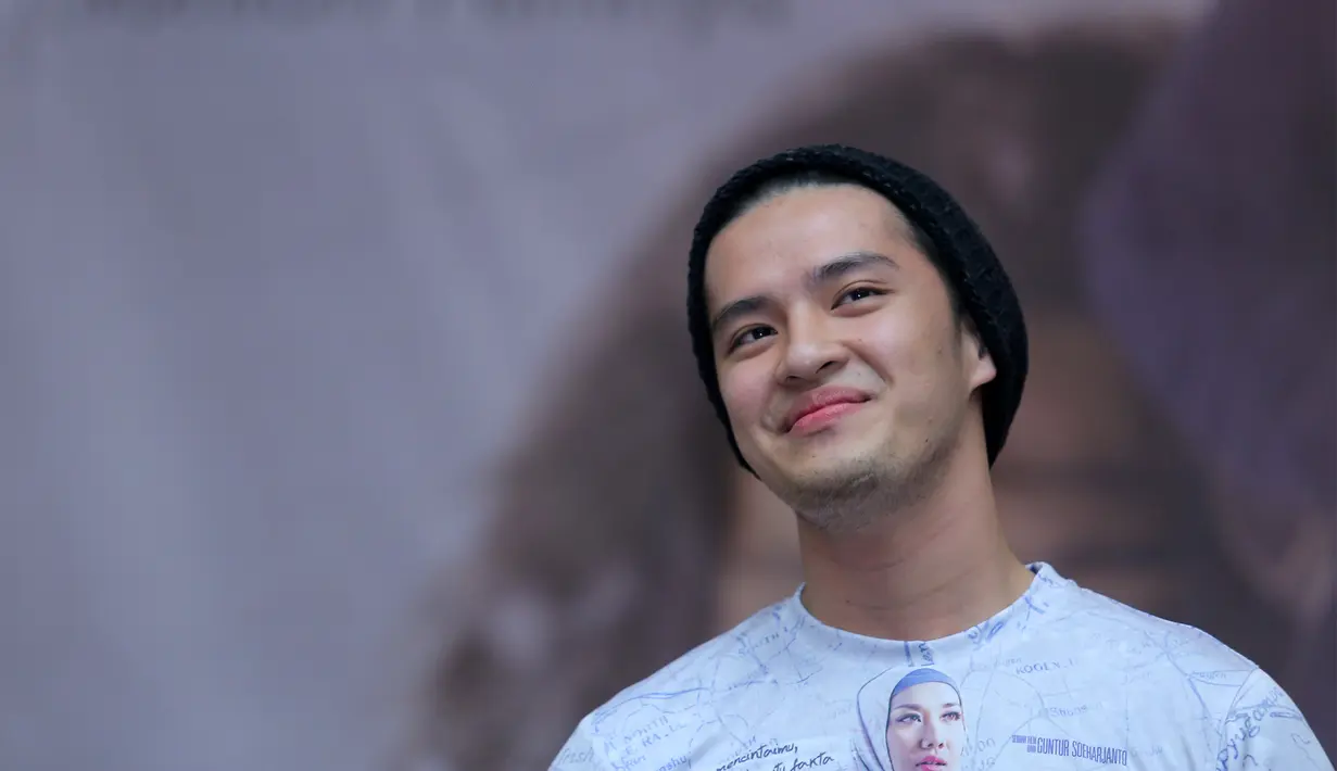 Meski beragama non muslim, Morgan Oey sering mendapatkan peran dalam film religi Islam. Kini,  yang tayang di bioskop, Jilbab Traveler: Love Sparks In Korea. (Andy Masela/Bintang.com)