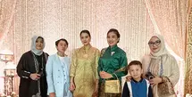 Marcella Zalianty dan Olivia Zalianty dikenal sebagai pasangan kakak beradik yang kerap terlihat kompak. Termasuk saat kondangan bareng baru-baru ini [@marcella.zalianty]