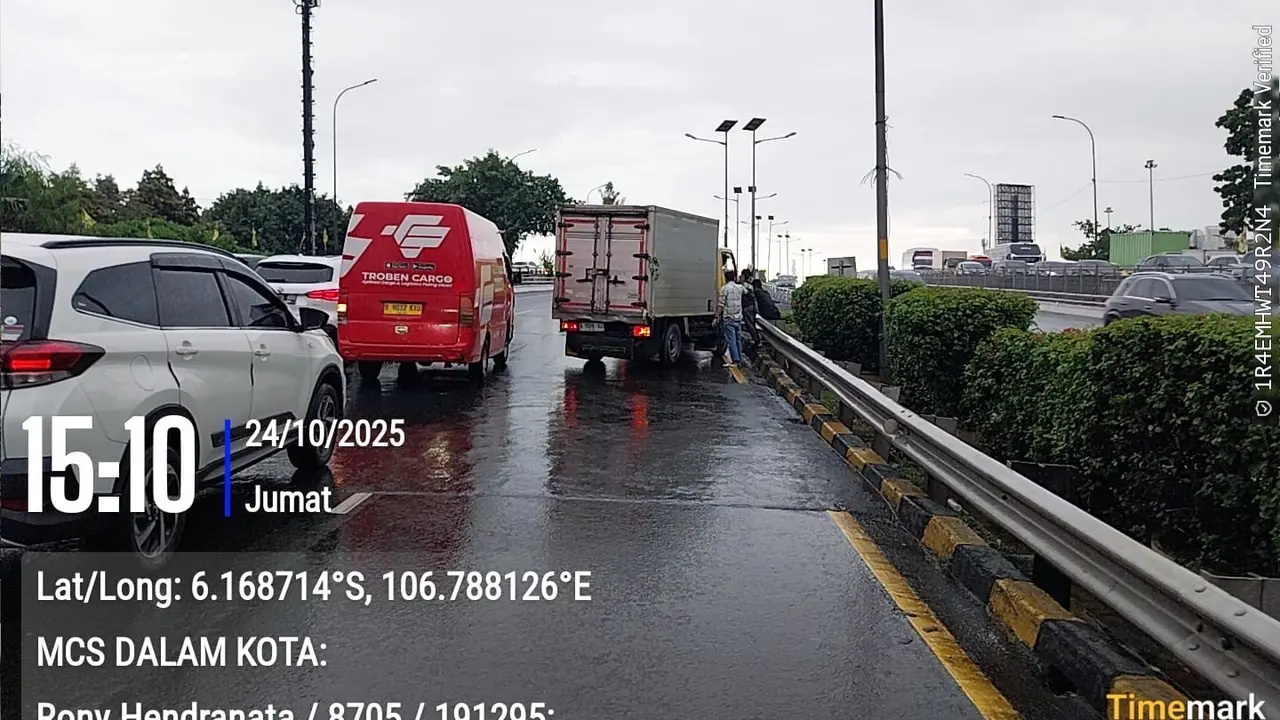 Penyebab macet di Tol Dalam Kota