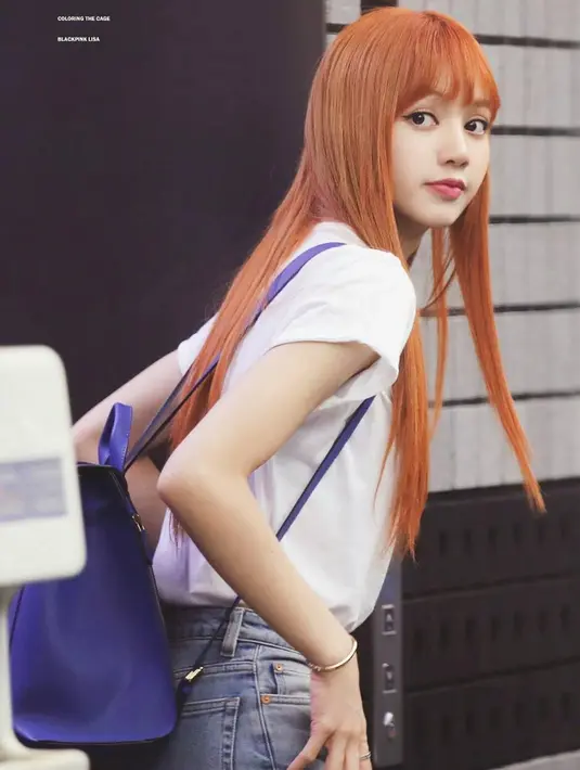 Lantaran hal tersebut, banyak para penggemar BLACKPINK yang menuduh Chaeyoung meniru gaya dari Lisa. Bahkan mereka menyebut jika Lisa lebih cocok dengan gaya rambut tersebut daripada Chaeyoung. (Foto: instagram.com/lisa.blackpink)