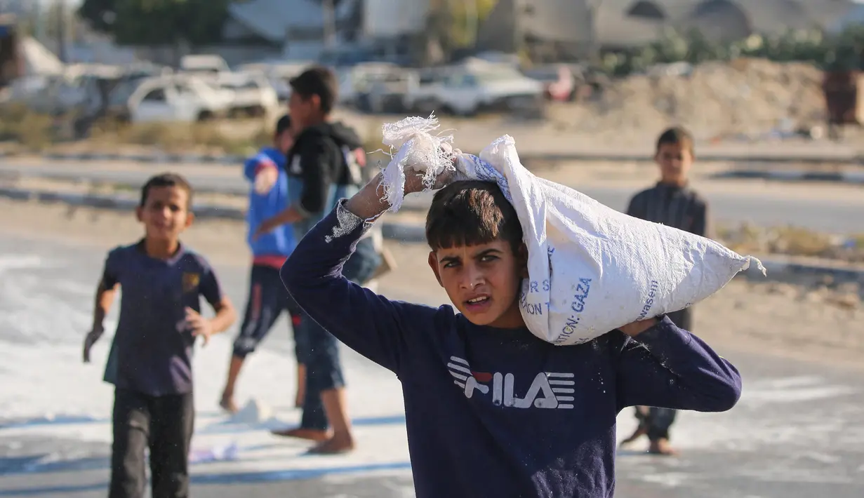 Seluruh wilayah Gaza kini terancam bencana kelaparan akibat terganggunya proses distribusi bantuan untuk warga Palestina. (Eyad BABA/AFP)