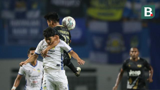 Duel Dewa United Vs PSIM Yogyakarta.