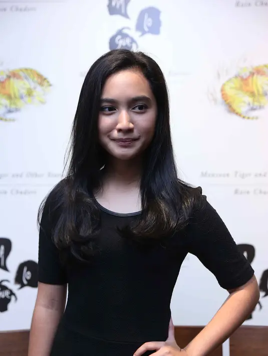 Diakui artis cantik berambut panjang ini ia lebih memilih untuk bermain di film layar lebar ketimbang sinetron. Hal tersebut lantaran syuting sinetron terlalu menyita banyak waktu. (Nurwahyunan/Bintang.com)