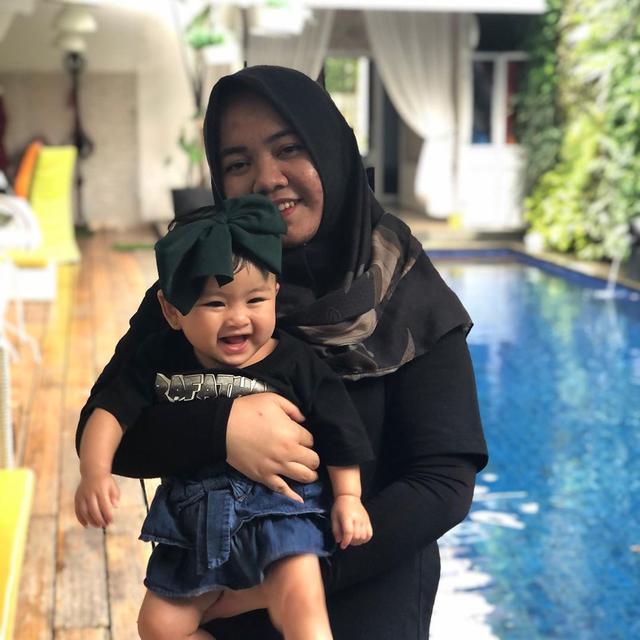 5 Potret Lala Pengasuh Rafathar saat Momong Zayn dan Zunaira, Penuh Kehangatan