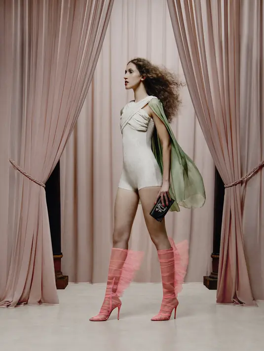 Christian Louboutin memberikan banyak opsi alas kaki dan tas untuk memuaskan estetika paling maksimal  (Foto:  Christian Louboutin)