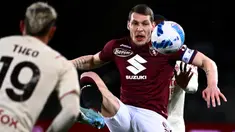 Kapten tim biasanya identik dengan pemain yang berpengalaman dan memiliki pengaruh besar bagi tim yang bersangkutan. Namun di Liga Italia musim 2021/2022 lalu terdapat 5 pemain yang relatif muda namun telah diberi kepercayaan mengenakan ban kapten di lengannya. Mau tahu siapa saja? Yuk disimak uraiannya. (AFP/Marco Bertorello)