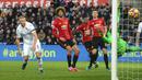 Gol pemain Swansea City, Mike van der Hoorn tidak dapat ditepis kiper Manchester United, David De Gea pada laga Premier League di Liberty Stadium, (6/11/2016). (Reuters/Rebecca Naden) 