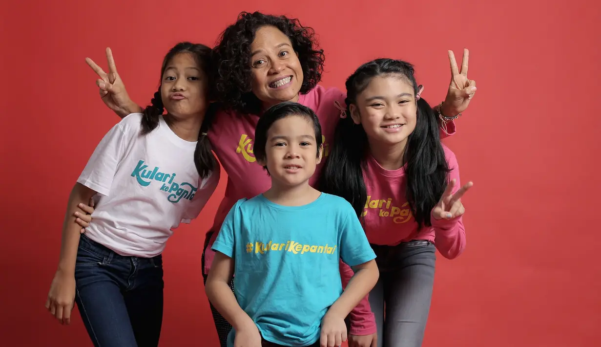 Satu yang ditunggu dari film Kulari Ke Pantai itu adalah keindahan alam yang dikemas. Menurut Mira Lesmana, film ini akan memperlihatkan keindahan alam di beberapa daerah di pulau Jawa dan Nusa Tenggara. (Daniel Kampua/Bintang.com)