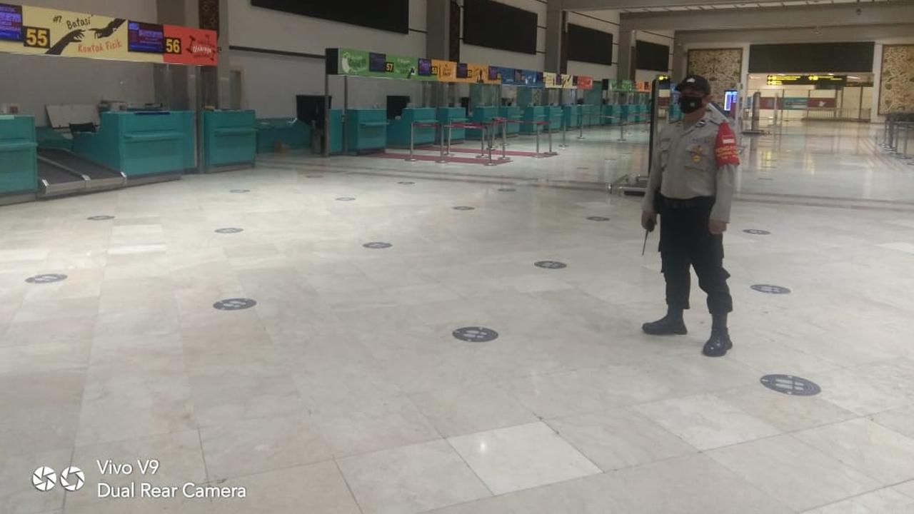 Pelarangan Mudik Hari Pertama, Terminal 2 Bandara Soekarno-Hatta (Soetta) Sepi