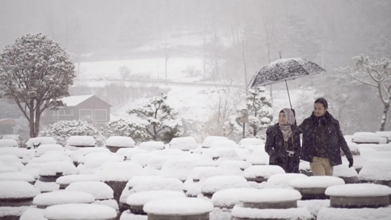 Jilbab Traveller: Love Sparks in Korea the Movie